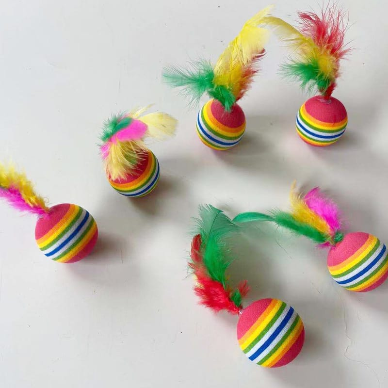 [JG-094] JUGUETE GATO PELOTAS FOMI CON PLUMA